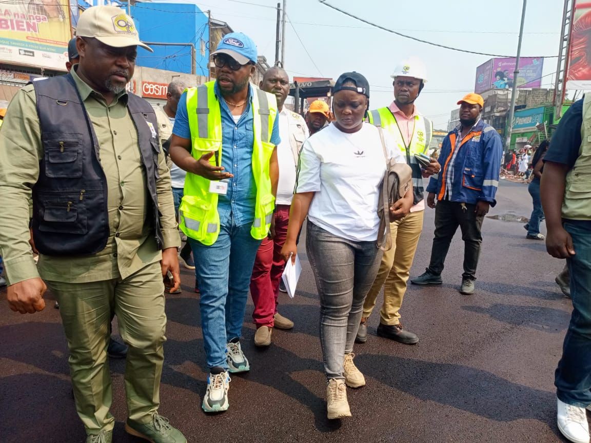 Sous l'œil vigilant du Directeur Général Jeanneau Kikangala Ngoy, Travaux d'urgence de la Nationale N°1 : l'Office des Routes à pied d'œuvre !